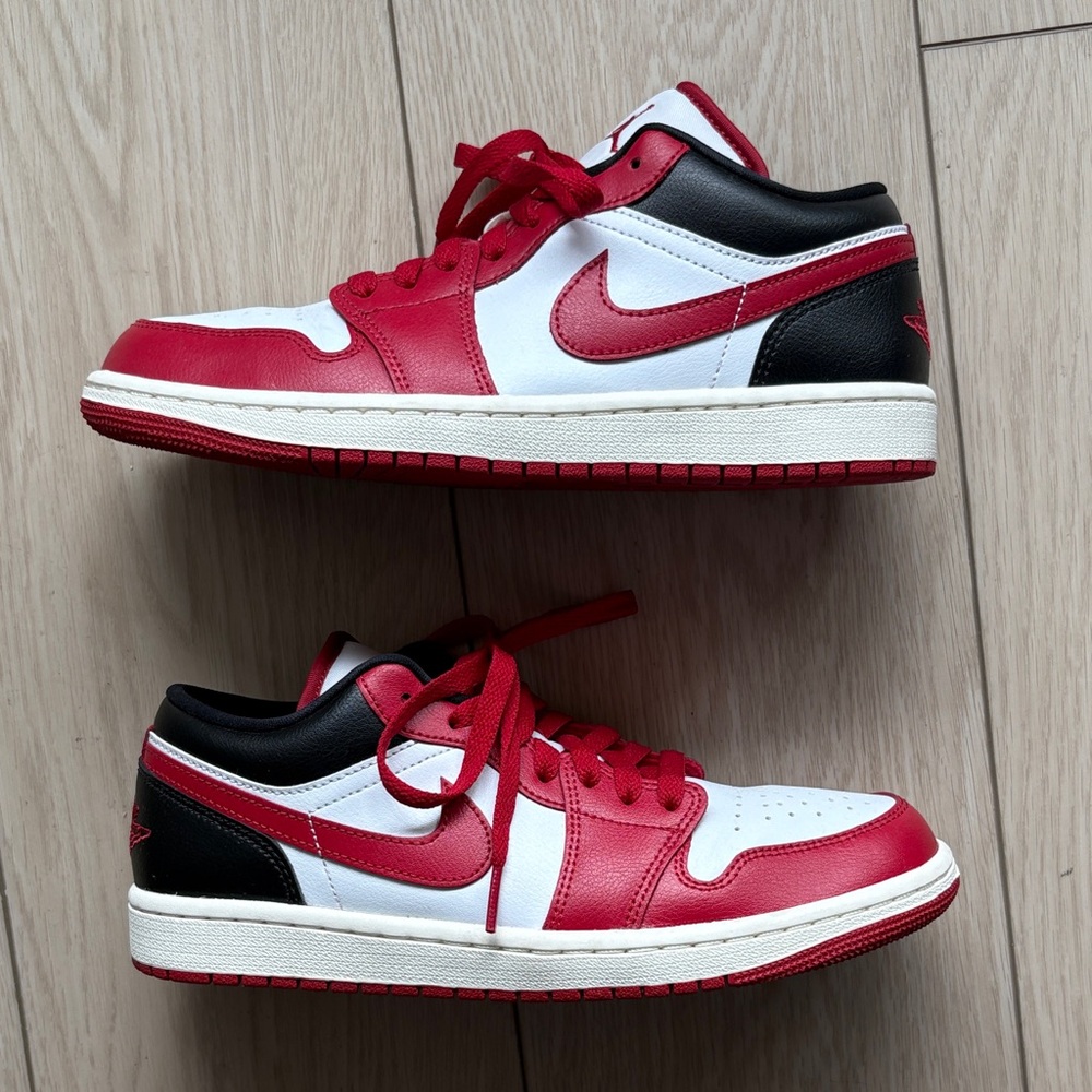 NIKE AIR JORDAN 1 LOW "REVERSE BLACK TOE" (DC0774 160) Women’s 9 US